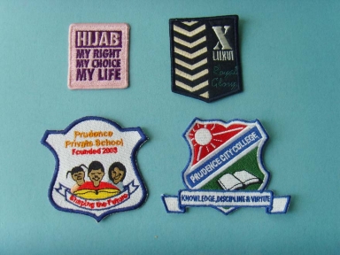 patch broderie logo personnalisé pour l'uniforme scolaire